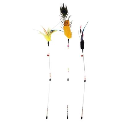 Kissan jousihuiska Pawise höyhenillä